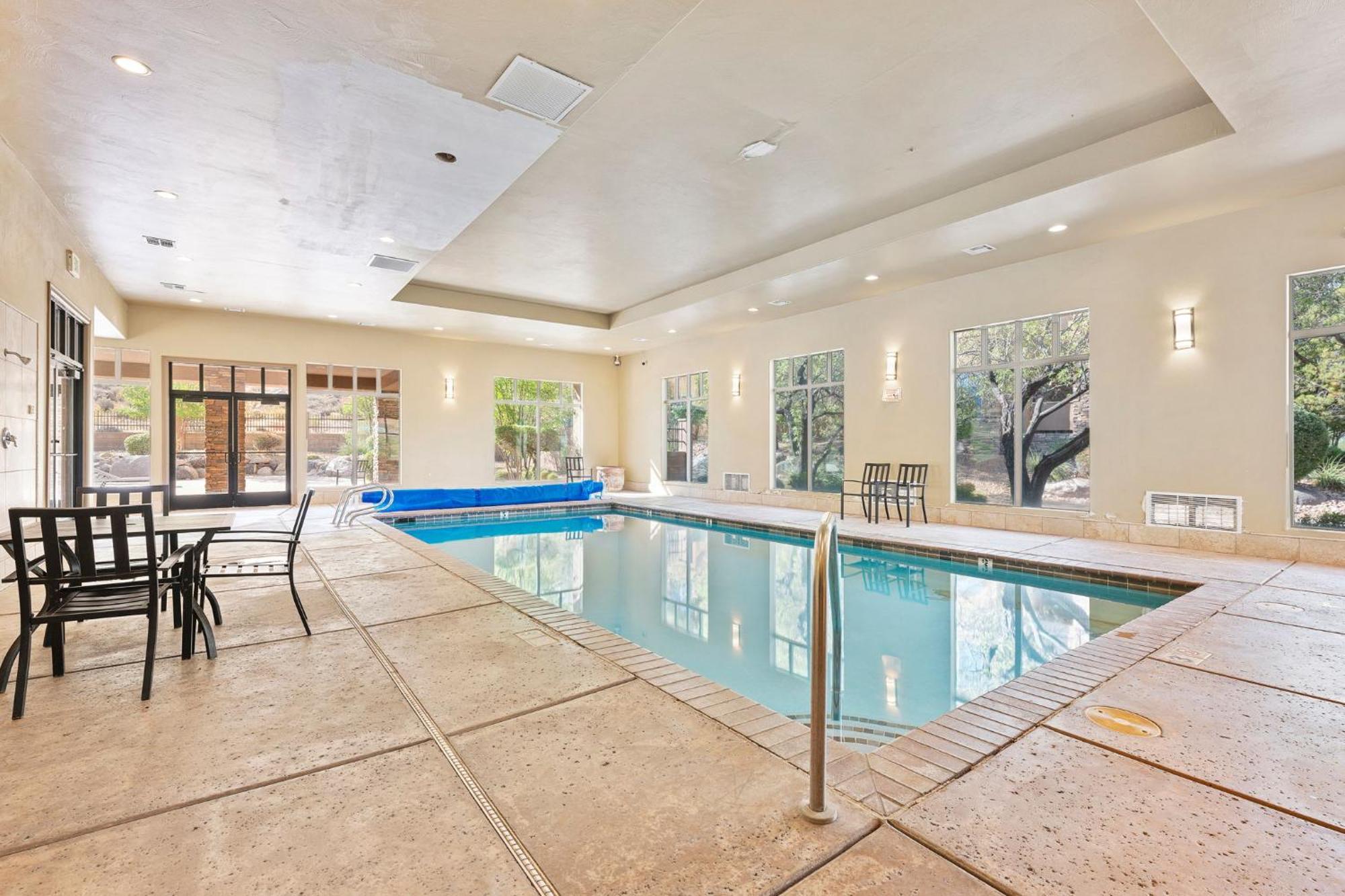 The Condo At Coral Springs Resort Hurricane Exterior photo